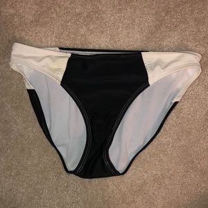 ATHLETA BLACK AND WHITE BOTTOMS SIZE S